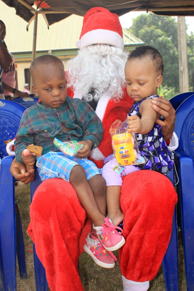 santa & 2 baies